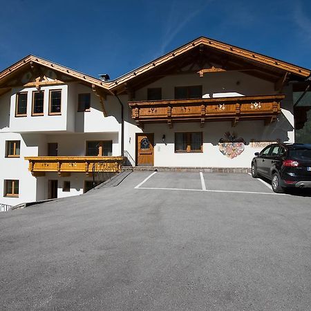 Appartementhaus Pinnisblick Neustift im Stubaital Exterior photo