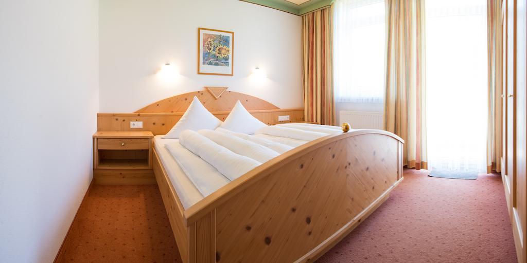 Appartementhaus Pinnisblick Neustift im Stubaital Room photo